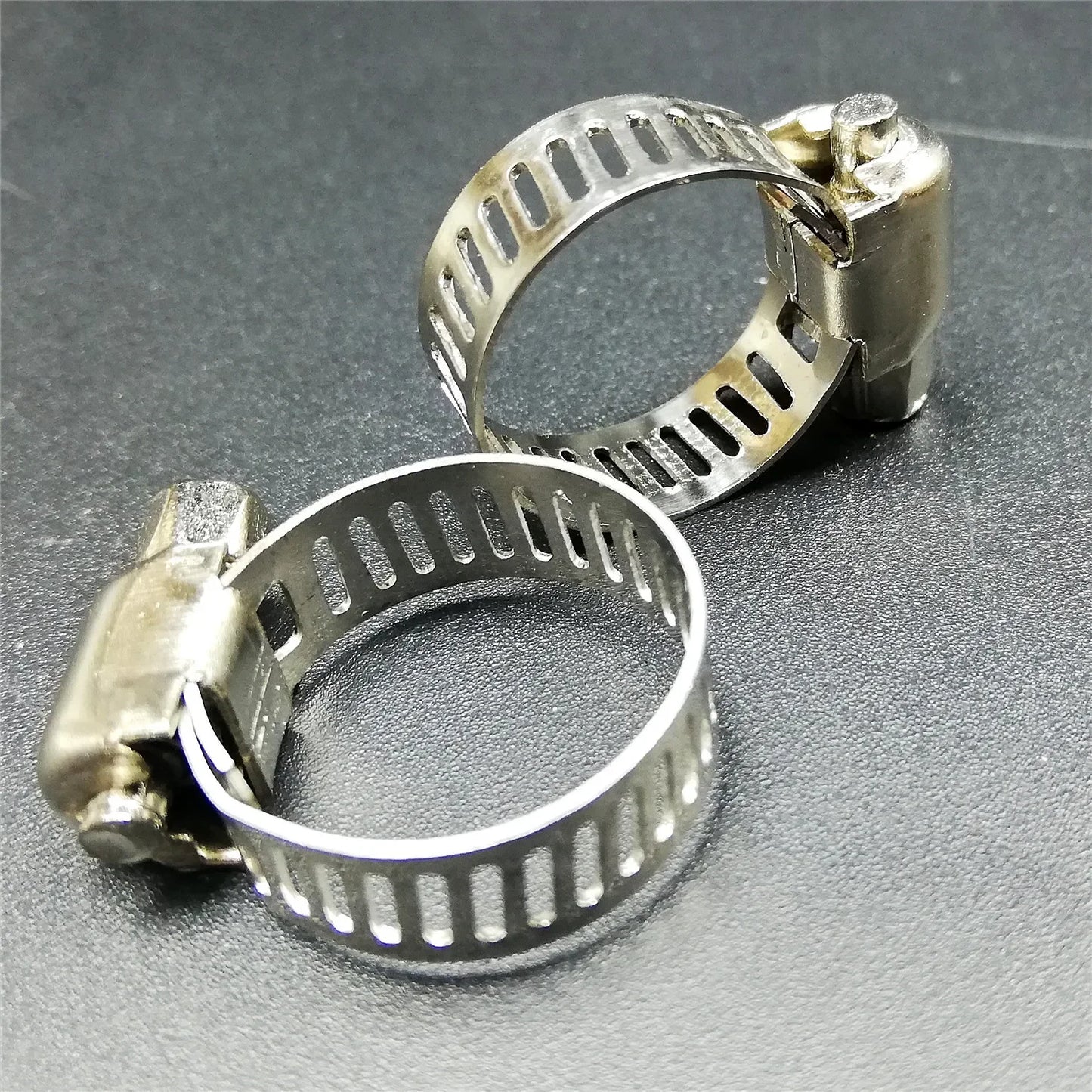 Adjustable Car Fuel Tube Pipe Clamp Stainless Steel Screw Band Hose Clamps Worm Gear Plier Tools Faucet Water Pipes Fasteners