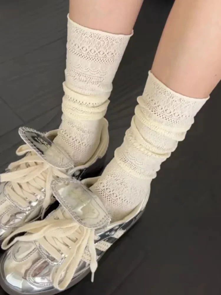 Lolita Sweet White Pile Socks Women Mesh Hollowed Out Thin Nylon Silk Retro Flower Lace Socks Ladies Transparent Crew Socks
