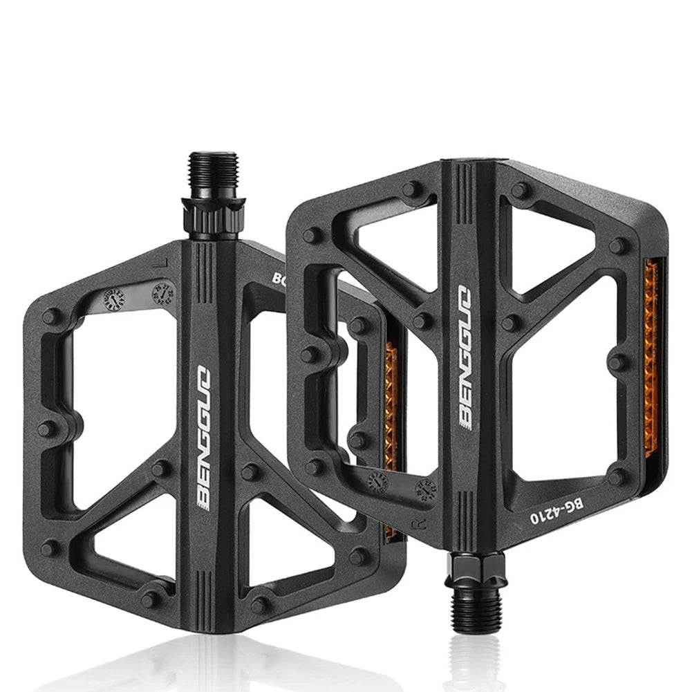 Double DU Bearing Nylon Bicycle Pedals with Reflector Ultralight Bike Pedals Anti-Slip Cycling Safety Pedals for Night Riding