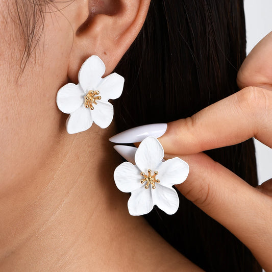 17KM Metal Painting Flower Stud Earring For Women Statement White Floral Earrings Summer Beach Vacation Jewelry