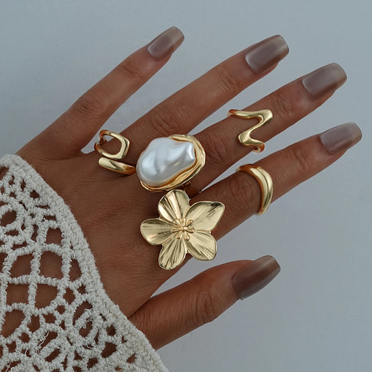 Boho Punk Exaggerated Metal Finger Rings Set for Women Vintage Flower Pearl Crystal Starfish Shell Rings Summer Beach Jewelry