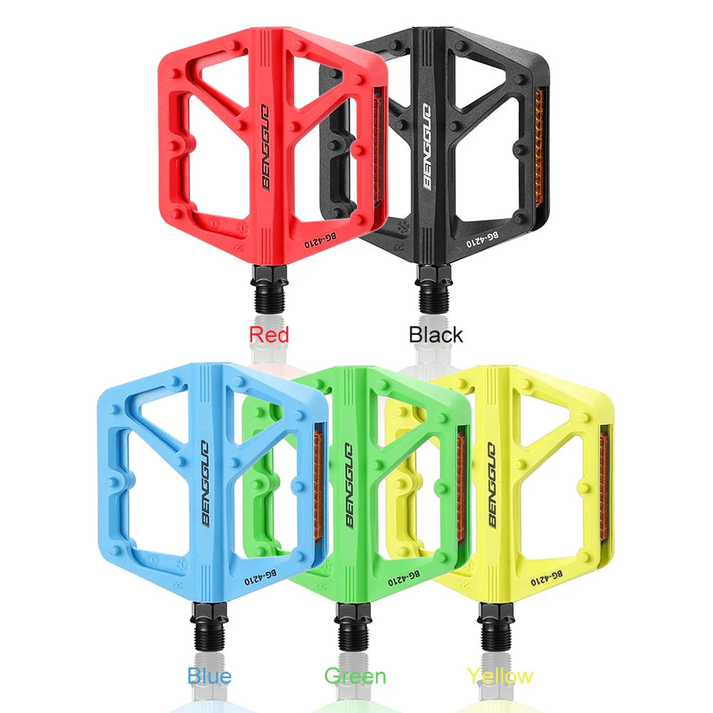 Double DU Bearing Nylon Bicycle Pedals with Reflector Ultralight Bike Pedals Anti-Slip Cycling Safety Pedals for Night Riding