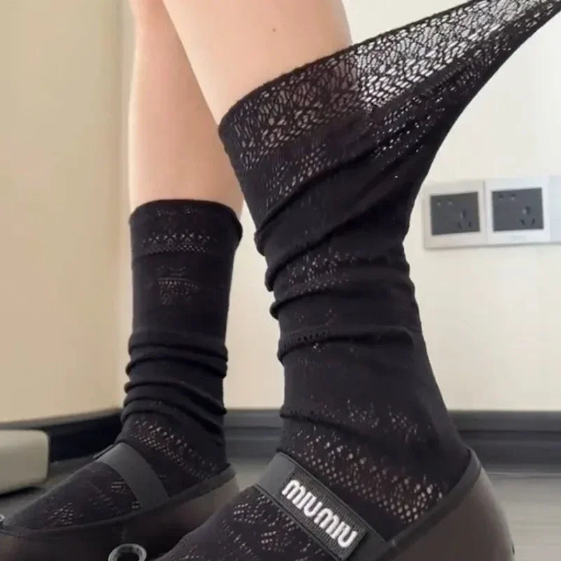 Lolita Sweet White Pile Socks Women Mesh Hollowed Out Thin Nylon Silk Retro Flower Lace Socks Ladies Transparent Crew Socks
