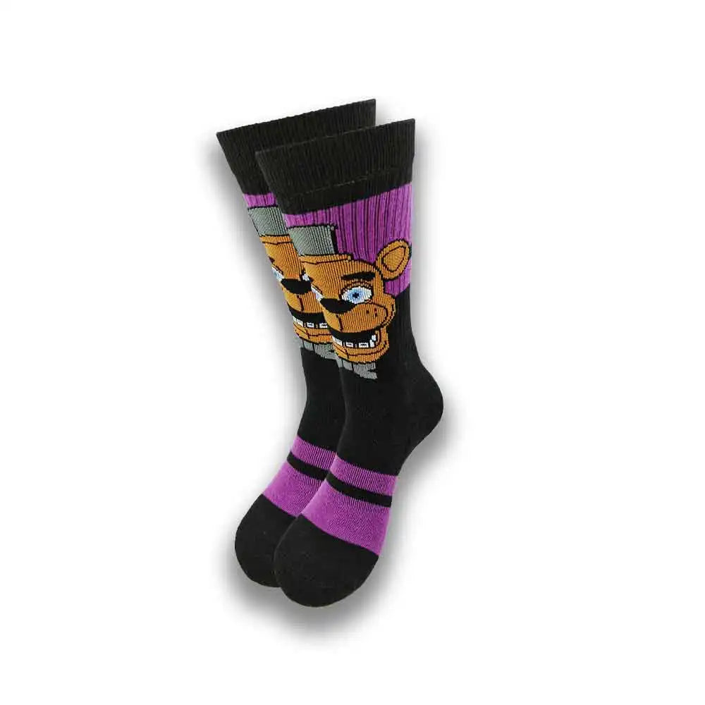 Fashionable design of men's and women's socks in spring and autumn young tube crew socks.